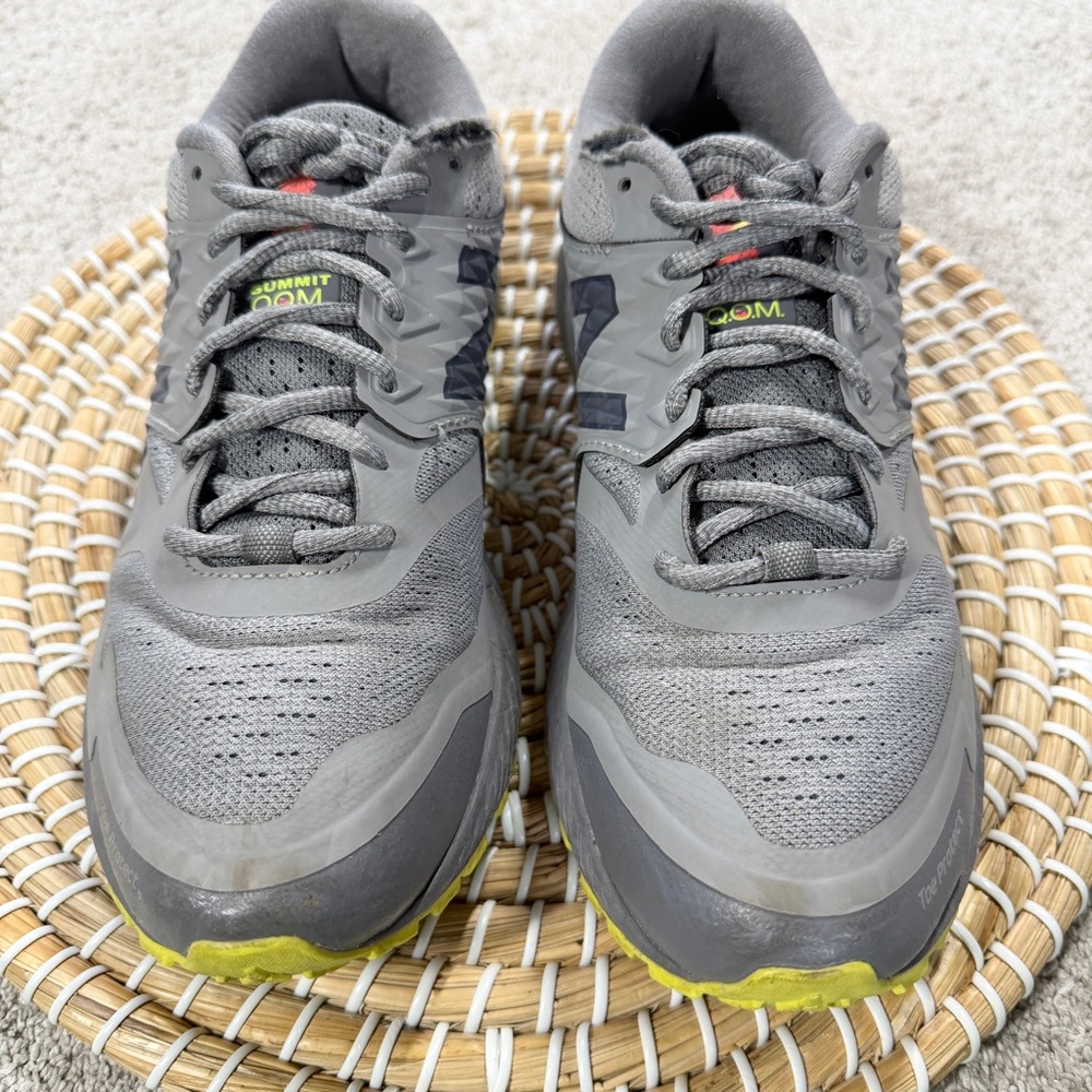 New Balance Women’s Summit Q.O.M. Trail Running Shoes Sneakers in Gray 8 - Picture 4 of 14